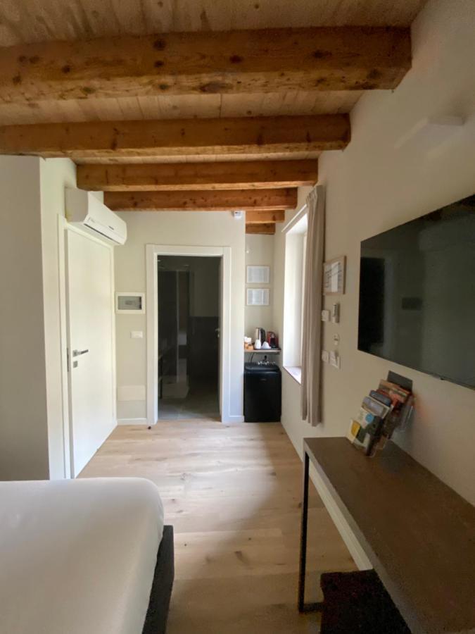Malvezzi24 Boutique Rooms ديسينسانو ديل غاردا المظهر الخارجي الصورة