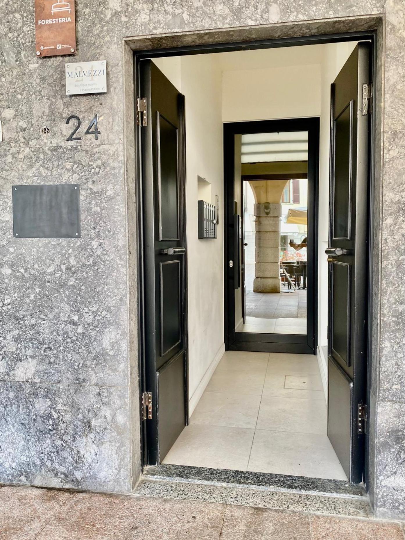Malvezzi24 Boutique Rooms ديسينسانو ديل غاردا المظهر الخارجي الصورة
