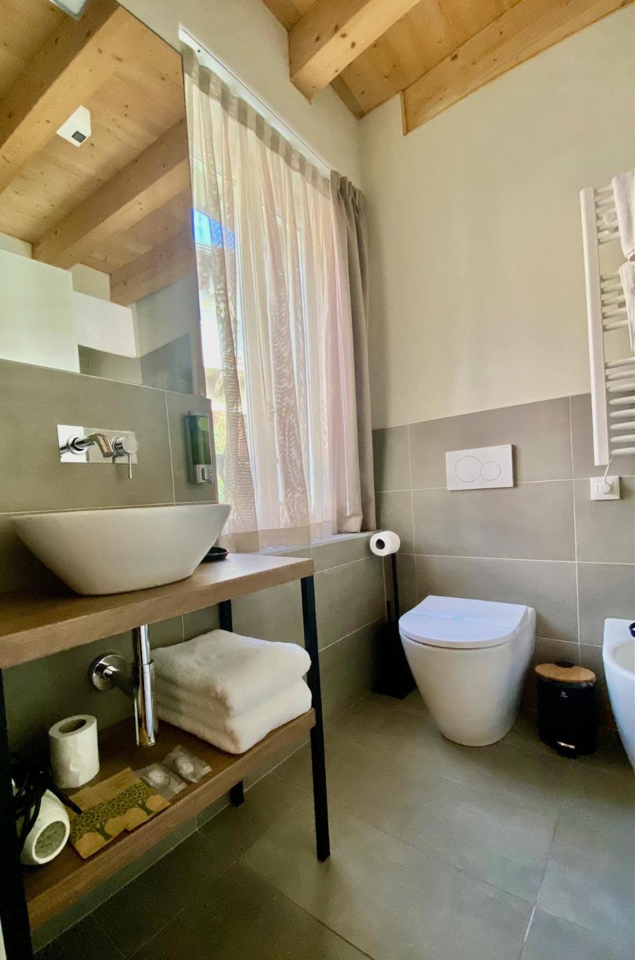 Malvezzi24 Boutique Rooms ديسينسانو ديل غاردا المظهر الخارجي الصورة