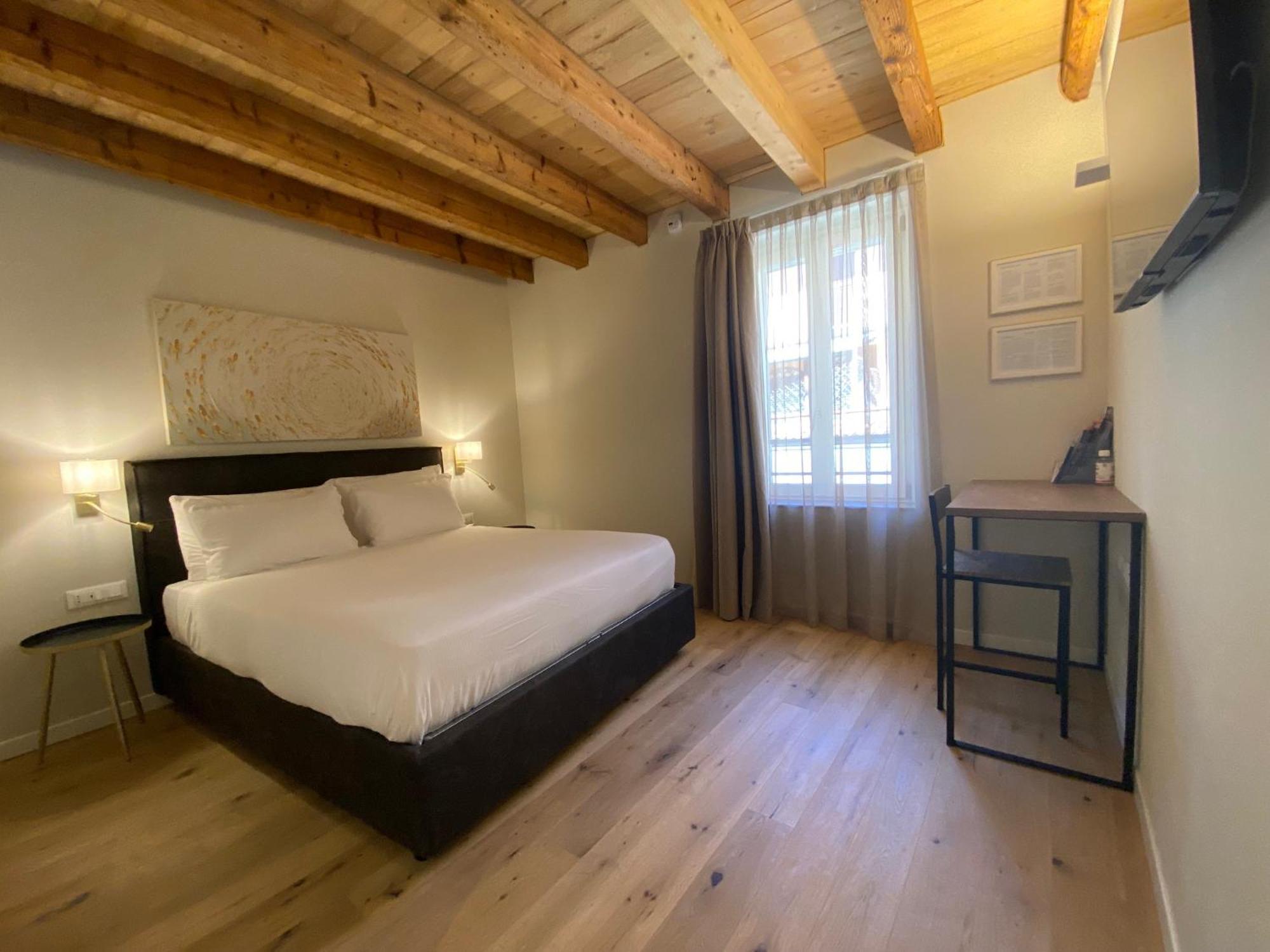 Malvezzi24 Boutique Rooms ديسينسانو ديل غاردا المظهر الخارجي الصورة